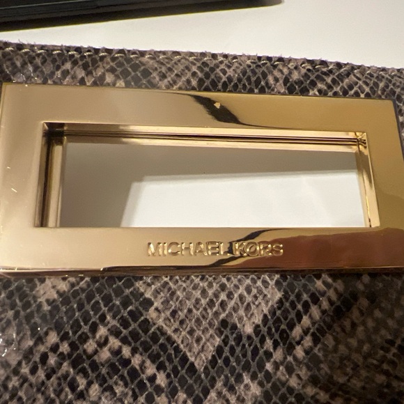 Beautiful Michael Kors Snake Skin Embossed Clutch Bag Tan/black Print - Picture 5 of 12